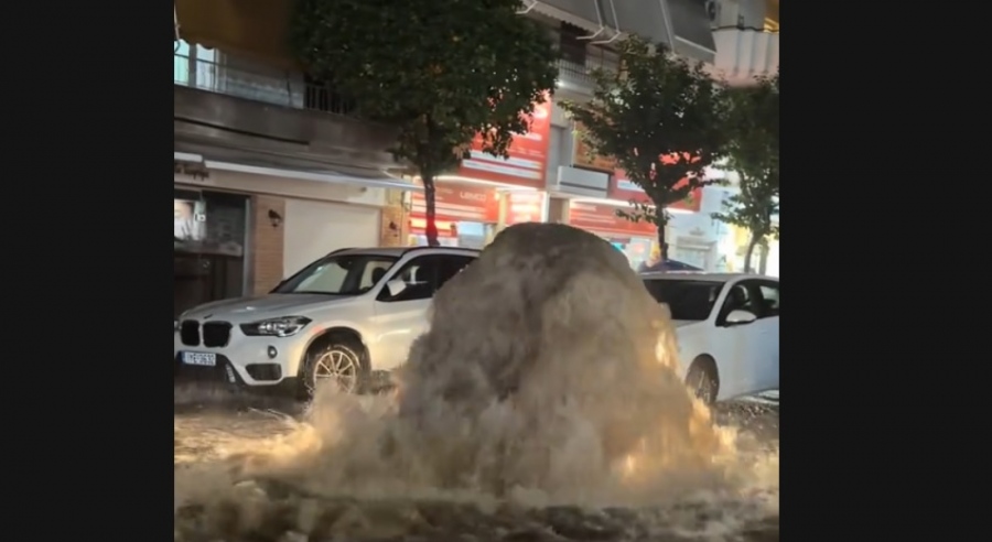 Συντριβάνια τα φρεάτια στην Καλλιθέα από την κακοκαιρία «Byron»