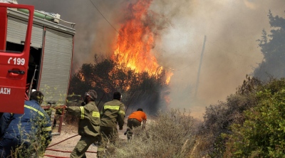 Εύβοια: Εκκένωση 4 οικισμών στην Κάρυστο – Κοντά σε σπίτια τα μέτωπα της φωτιάς