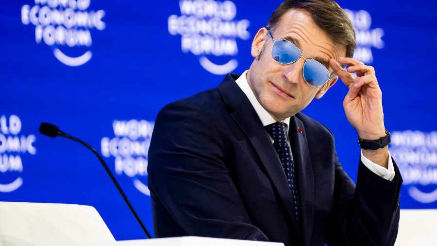 Από τα γυαλιά του Macron έως τους... «χαμένους» ανεμόμυλους - Όλη η Ευρώπη βρέθηκε στο στόχαστρο του Trump από το Davos