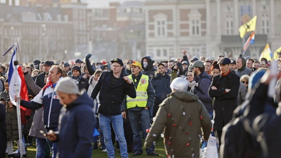 Ολλανδική «εξέγερση» κατά του lockdown: Δεκάδες συλλήψεις και χιλιάδες πρόστιμα από την αστυνομία