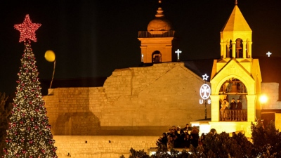 Οι εορτασμοί των Χριστουγέννων επιστρέφουν στη Βηθλεέμ μετά από 2 χρόνια πολέμου στη Γάζα – «Αυτές οι γιορτές είναι για όλους»