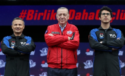 Η Τουρκία στέλνει μη επανδρωμένα διαστημόπλοια στη Σελήνη… η Ελλάδα βλέπει το φεγγάρι πιο «ρομαντικά», από μακριά