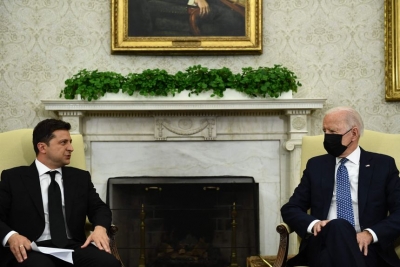 Biden: Ο Zelensky μου ζήτησε να σταθούν όλοι οι ηγέτες του κόσμο στο πλευρό της Ουκρανίας