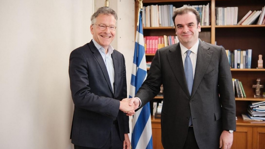 Πιερρακάκης: H Ελλάδα σε μια εποχή ανάπτυξης και καινοτομίας - Dijsselbloem: Περήφανος που προεδρεύει στο Eurogroup Έλληνας ΥΠΟΙΚ