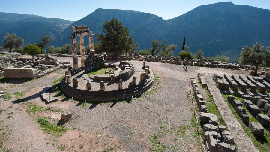 Συναγερμός στους Δελφούς - Δύο Πολωνοί εμπνεύστηκαν από το... Λούβρο και προσπάθησαν να κλέψουν αρχαία