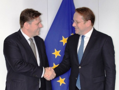 Συνάντηση Βαρβιτσιώτη -  Varhelyi με επίκεντρο την διεύρυνση της Ε.Ε. στα Βαλκάνια