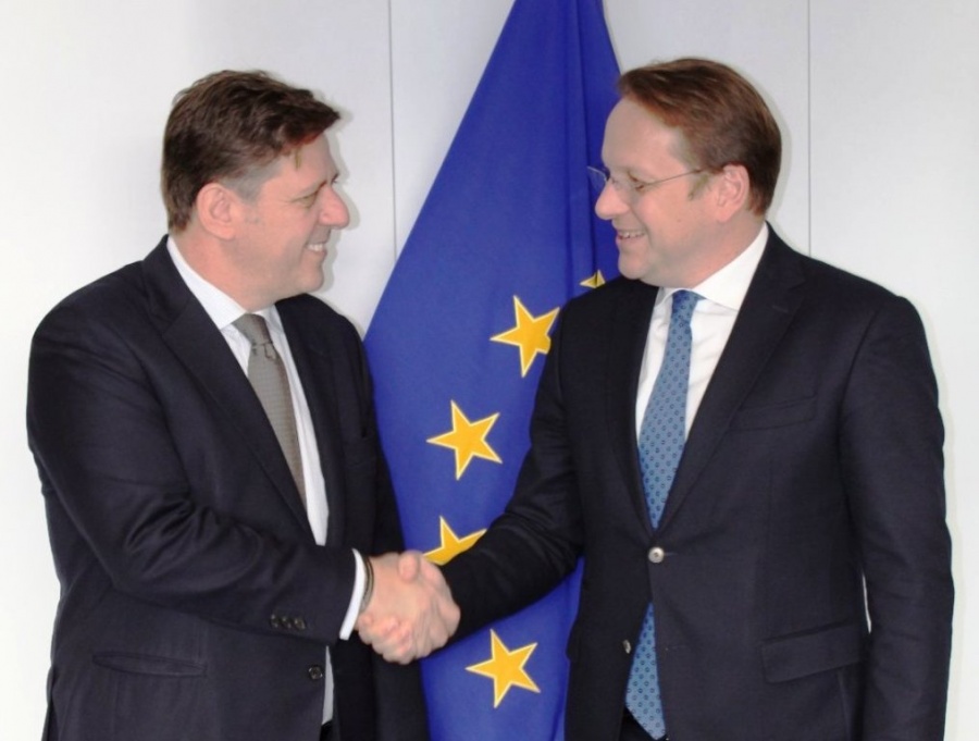 Συνάντηση Βαρβιτσιώτη -  Varhelyi με επίκεντρο την διεύρυνση της Ε.Ε. στα Βαλκάνια