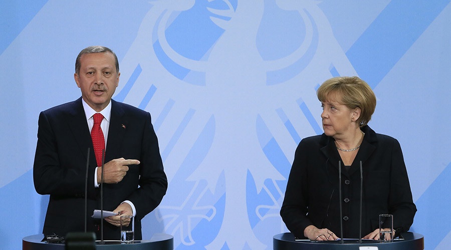 Στη Γερμανία και τη Merkel στρέφεται ο Erdogan, μετά την κατάρρευση της τουρκικής λίρας