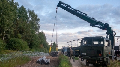 Πολωνία: Η Βουλή ενέκρινε την ανέγερση τείχους στα σύνορα με τη Λευκορωσία για την αποτροπή διέλευσης μεταναστών