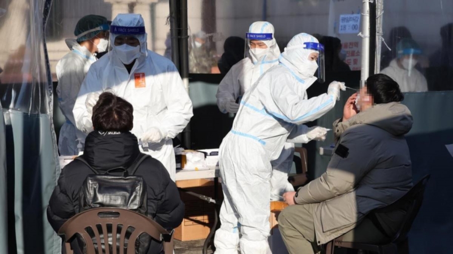 Νότια Κορέα: Εγκαταλείπει τη στρατηγική της ιχνηλάτησης - Έκρηξη κρουσμάτων λόγω Omicron