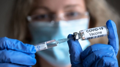 Κορυφαίος επιστήμονας: Πως ο κορωνοϊός αλλά και τα mRNA εμβόλια βλάπτουν και σκοτώνουν