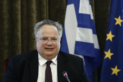Κοτζιάς σε αντιπολίτευση: Αποτελεί παρανομία ή όχι η παράδοση απόρρητων εγγράφων από δημόσιους λειτουργούς;
