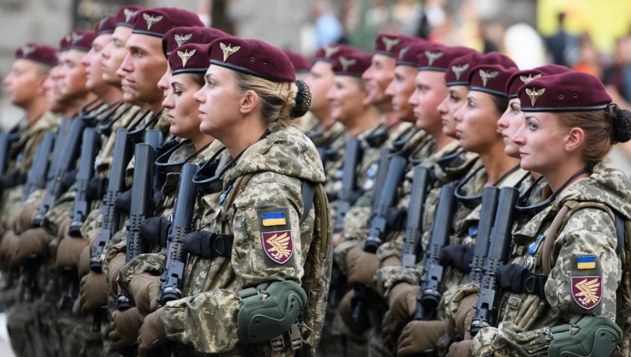 Έγκλημα σοκ στην Ουκρανία – ΗΠΑ, ΝΑΤΟ ζητούν από Zelensky να στείλει μαζικά γυναίκες στο μέτωπο ενώ ο Biden λέει  χυδαία ψέματα