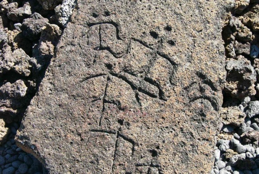 Έκθαμβοι οι επιστήμονες με τον θησαυρό του Maui! - Ανακάλυψαν αρχαία πέτρινα γλυπτά θαμμένα στην άμμο