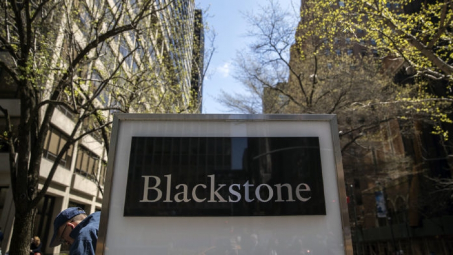 Η Blackstone περιορίζει τις αναλήψεις, λόγω bank run