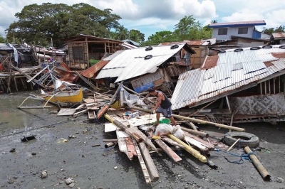 Σεισμός 7,4 Ρίχτερ  στις Φιλιππίνες, ένας νεκρός - Επιστρέφουν στα σπίτια τους οι κάτοικοι