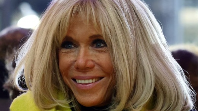 «Βρομιάρες σκύλες» - Χαμός στη Γαλλία με το σχόλιο της Brigitte Macron - Τι συνέβη