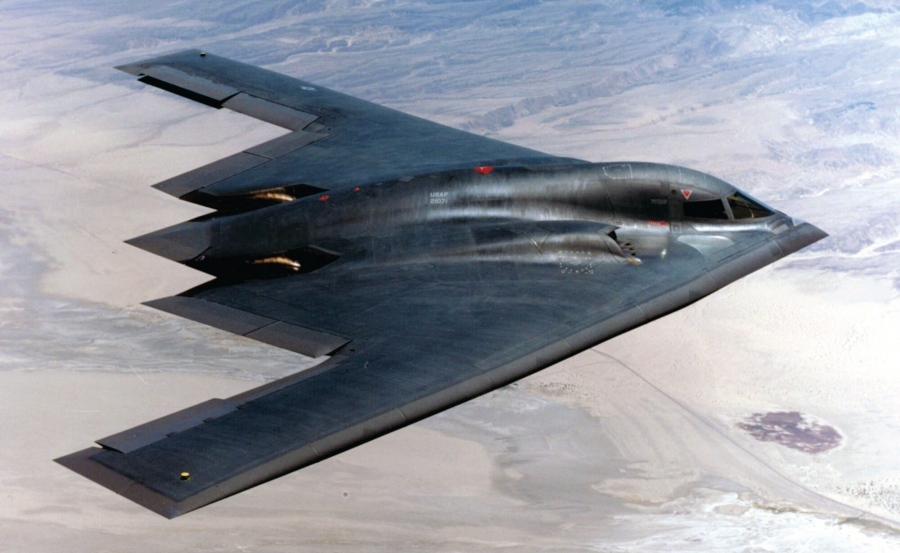 Εμπρός πίσω: Οι ΗΠΑ αντικατέστησαν τα stealth B-2 στη Μέση Ανατολή με το παλιό Σφυρί B-52 - Αποκλιμάκωση ή ανόητο ρίσκο;