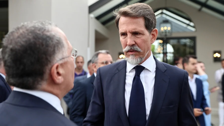 Η απάντηση του Παύλου Ντε Γκρες για τη στρατιωτική θητεία του γιου του - «Είναι δικό μας θέμα»