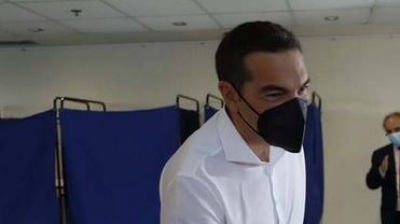 Στο Περιστέρι ψήφισε ο Τσίπρας: Οι πολίτες να πάρουν τον ΣΥΡΙΖΑ στα χέρια τους