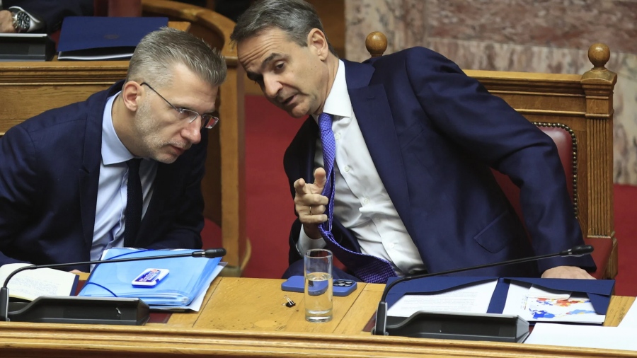 Ανταρσία εν όψει - Ο Μητσοτάκης θέλει να βάλει κυβερνητικό εκπρόσωπο τον «λίγο» Σκέρτσο - Τσουνάμι από «σκληρούς γαλάζιους»