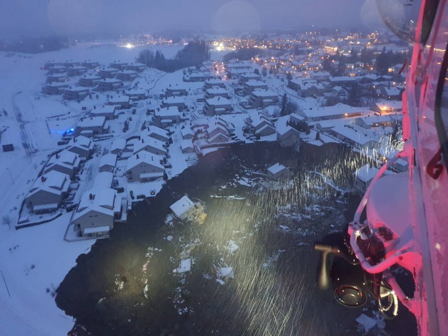Νορβηγία: Κατολίσθηση άνοιξε τεράστιο κρατήρα καταπίνοντας πολλά σπίτια - 21 αγνοούμενοι