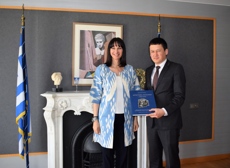 Με τον υφυπουργό Τουρισμού του Ουζμπεκιστάν συναντήθηκε η Κουντουρά – Στο επίκεντρο η τουριστική συνεργασία