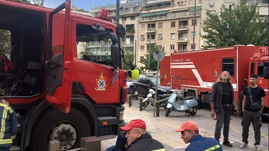 Λήξη συναγερμού στην Πυροσβεστική - Σβήστηκε η φωτιά στον Πύργο Αθηνών