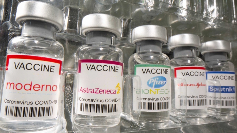 Βρετανική μελέτη: Καλύτερη προστασία με Moderna μετά από εμβολιασμό με Pfizer ή AstraZeneca