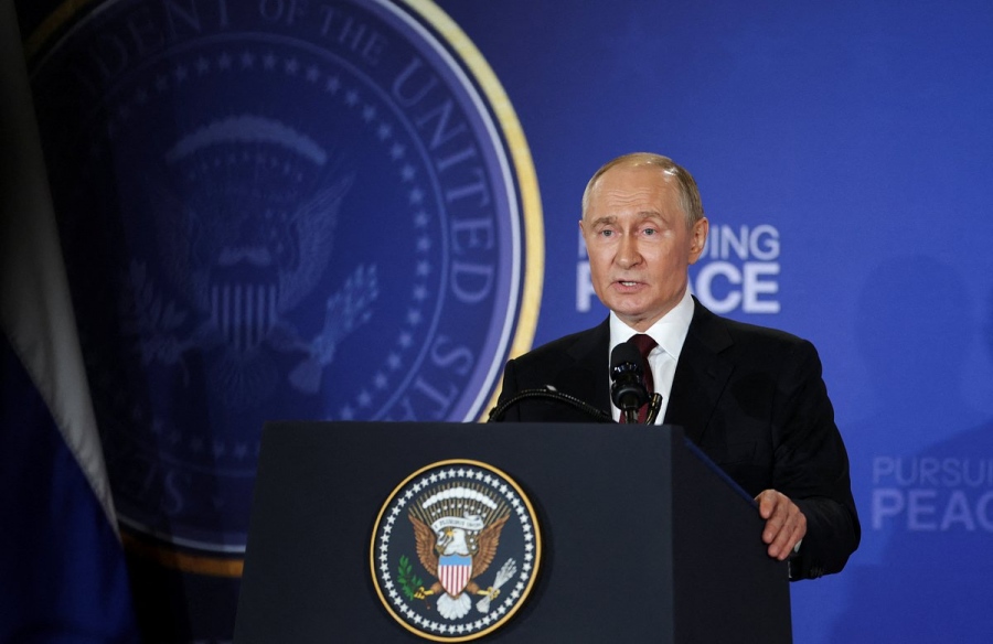 Απίστευτο παρασκήνιο - Ο Putin άλλαξε το κείμενο της ομιλίας του στην Αλάσκα, «έκοψε» 4 σελίδες