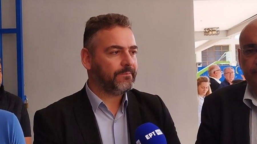 Σε σχολείο των Αγίων Αναργύρων ψήφισε o Πρωτούλης: Να έχει ο λαός  περισσότερους συμμάχους στον αγώνα του την επόμενη μέρα