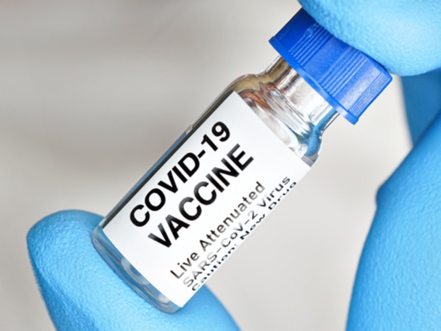 Ετήσιο εμβολιασμό κατά της Covid εξετάζει η βρετανική κυβέρνηση