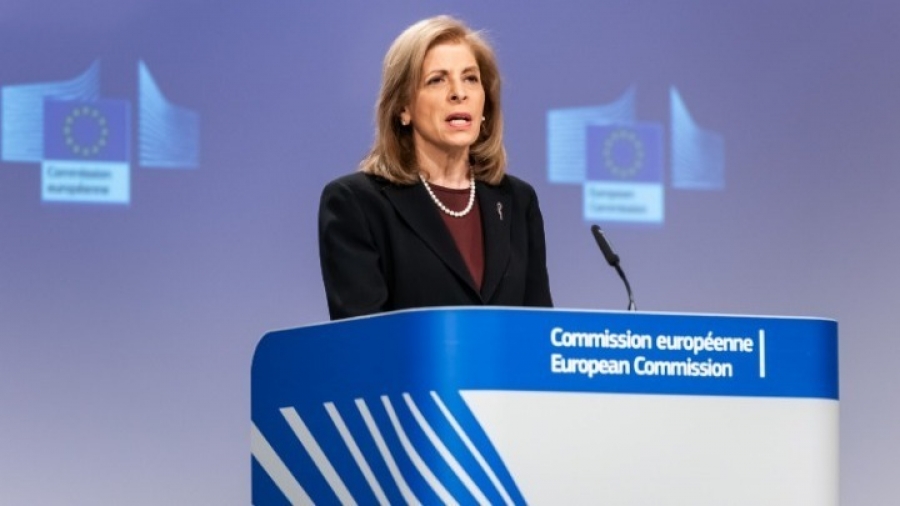 Κυριακίδου (Επίτροπος ΕΕ): Συμβατά με την προστασία των προσωπικών δεδομένων τα πιστοποιητικά εμβολιασμού