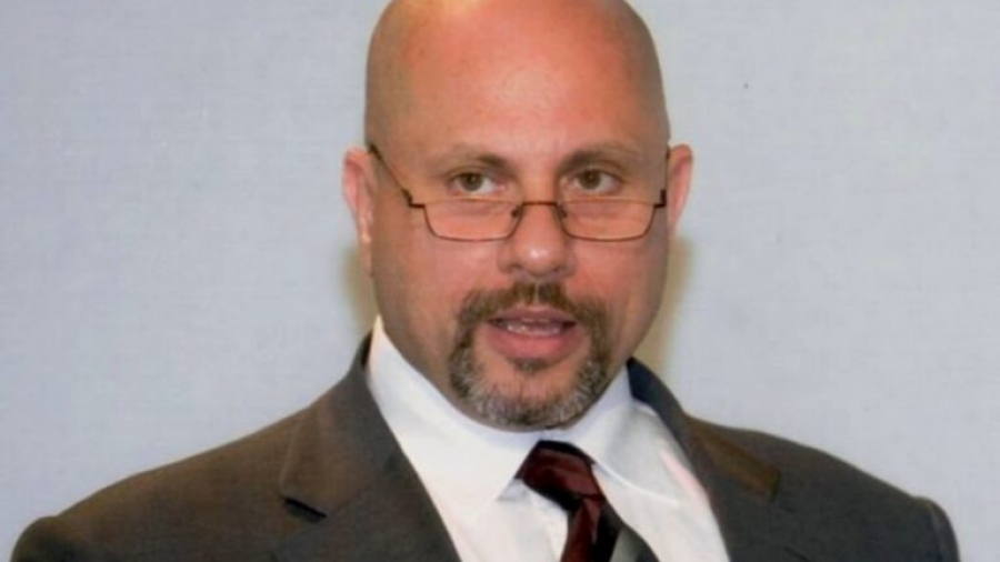 Ο αντιεμβολιαστής γιατρός Κούβελας ίδρυσε κόμμα αρνητών με τίτλο «Πνοή Δημοκρατίας»