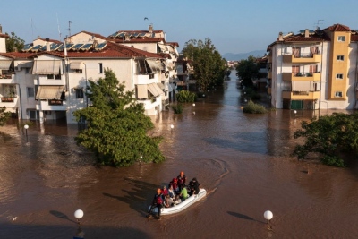 Deutsche Welle: Οι πλημμύρες στην Ελλάδα επισκιάζουν την επενδυτική βαθμίδα