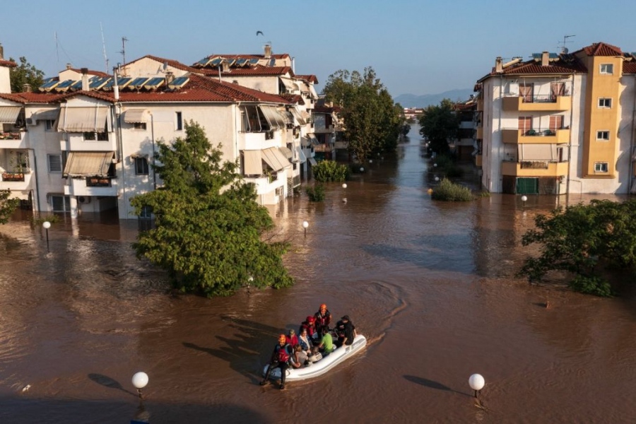 Deutsche Welle: Οι πλημμύρες στην Ελλάδα επισκιάζουν την επενδυτική βαθμίδα