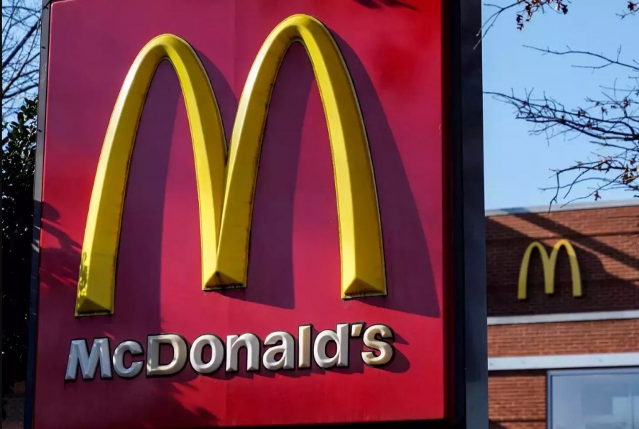 Βόμβα McDonald's: Κλείνει προσωρινά τα γραφεία της στις ΗΠΑ - Προς χιλιάδες απολύσεις