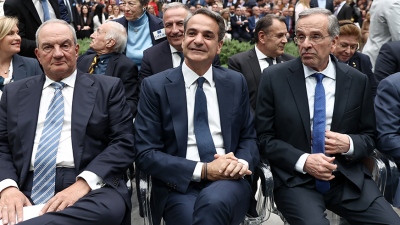 Η σφαγή των τέως με τον Μητσοτάκη ανάβει φωτιές στο Μαξίμου - Μόνος στο… σπίτι ο πρωθυπουργός