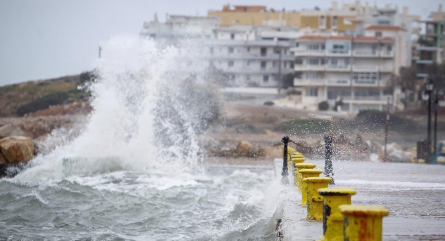 Προβλήματα σε  Πελοπόννησο και Αττική, λόγω της κακοκαιρίας – Η πορεία του κυκλώνα