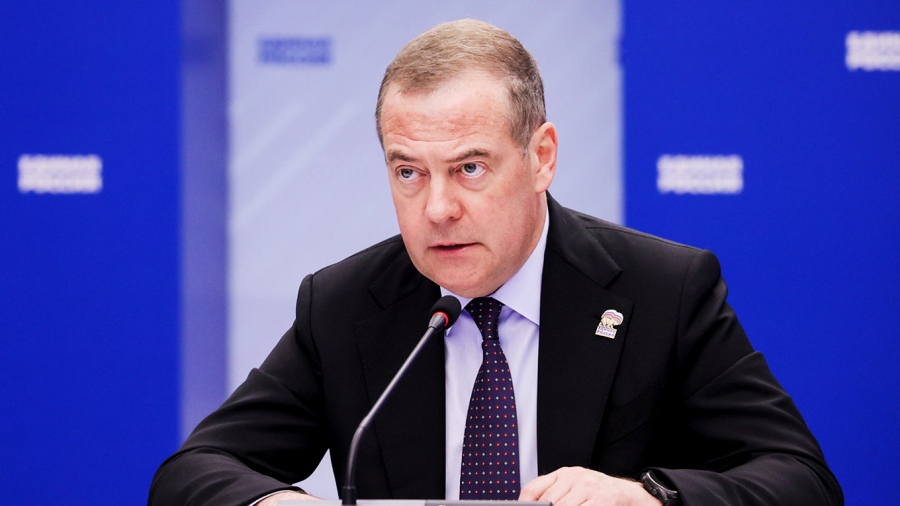 Πρωτοφανές ξέσπασμα Medvedev κατά Kallas: «Ο ξανθός αρουραίος απαγορεύει σε Ρώσους την είσοδο στη Schengen»