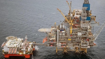 Αστρονομικά κέρδη για τη Shell εν μέσω πολέμου από το trading του πετρελαίου
