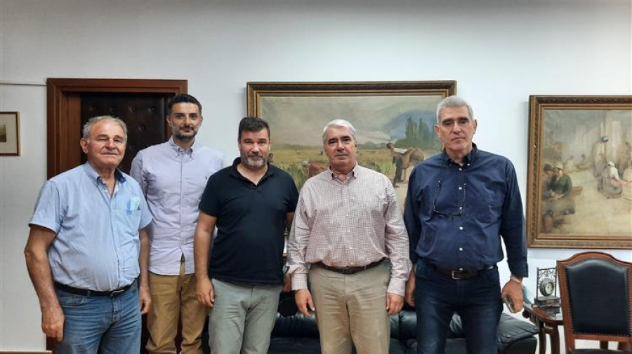 Συνάντηση Κεδίκογλου με την Ένωση Πτηνοτρόφων - Στο επίκεντρο η επιδότηση του κόστους θέρμανσης των μονάδων