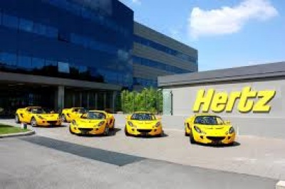Κορωνοϊός: Δωρεάν προσφέρει τα αυτοκίνητά της σε γιατρούς και νοσηλευτές η Hertz Global