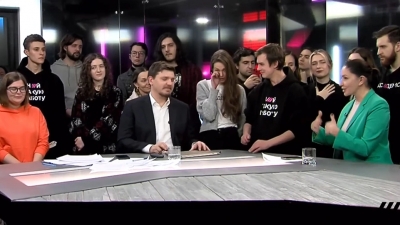 «Όχι στον πόλεμο» φώναξαν δημοσιογράφοι ρωσικού καναλιού πριν «πέσει μαύρο» από τον Putin