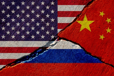 Οι ΗΠΑ δεν μπορούν να αντιμετωπίσουν ταυτόχρονα Ρωσία και Κίνα – Το ευρασιατικό μέτωπο συντρίβει την ηγεμονία τους