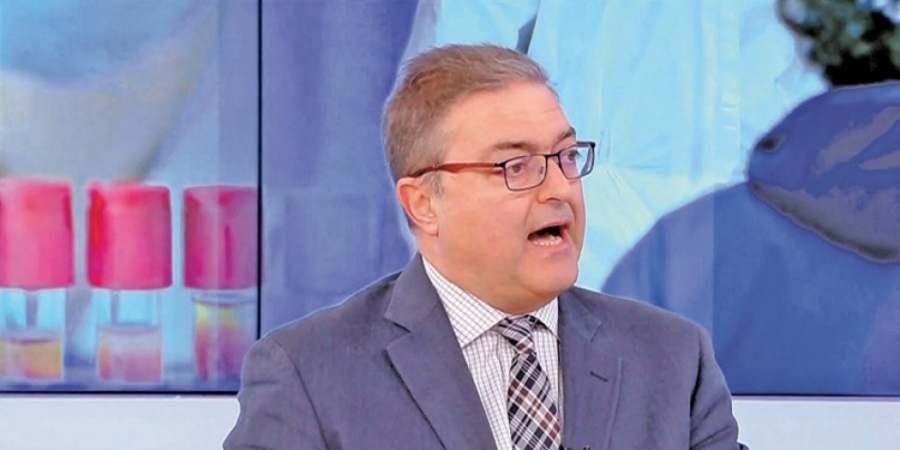 Βασιλακόπουλος: Σε ύφεση η πανδημία – Θα συνεχίσουμε να έχουμε πολλούς θανάτους