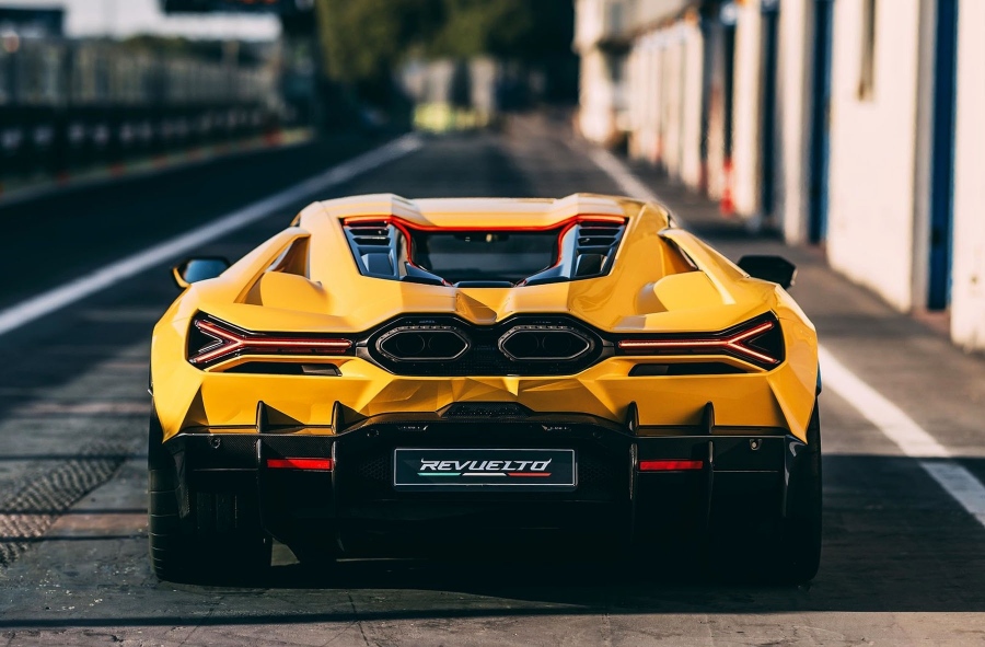 Supercar και υπερθέρμανση: Ποιοι παράγοντες αυξάνουν τον κίνδυνο φωτιάς;