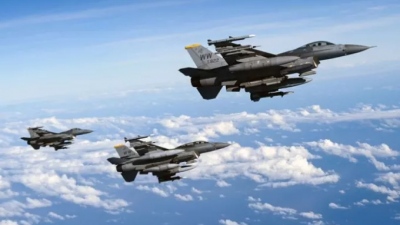 19FortyFive: Τα F-16 που δόθηκαν στον ουκρανικό στρατό δεν είχαν βασικές δυνατότητες εναέριας μάχης