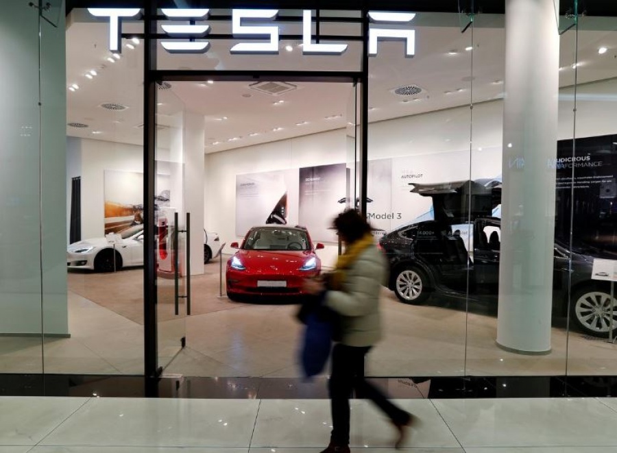 Παγκόσμιο κέντρο ηλεκτροκίνησης η Γερμανία - Το παράδειγμα της Tesla ακολουθούν και άλλες εταιρείες