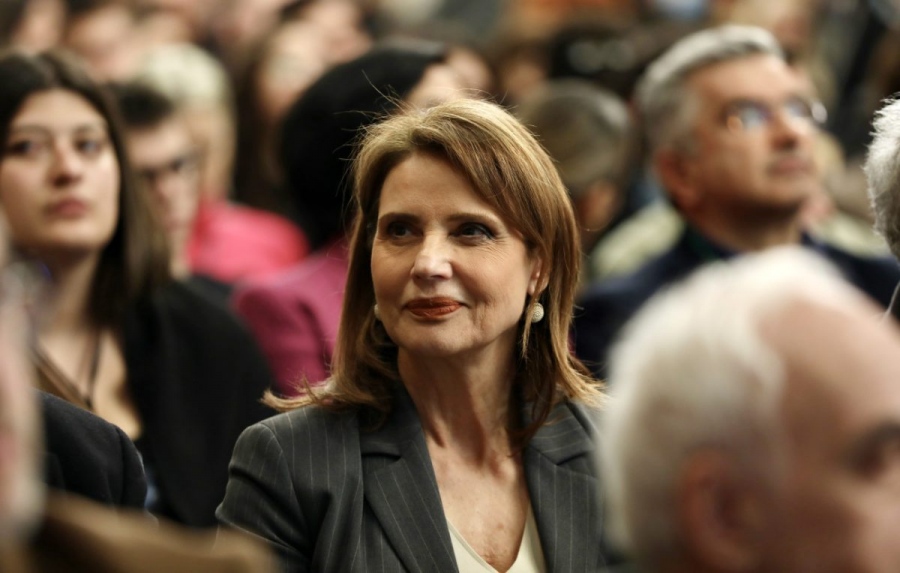 Θα επιστρέψει η Μπατζελή στο ΠΑΣΟΚ, λήγει η τιμωρία της